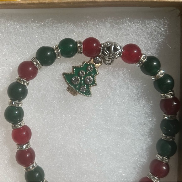 Handmade Christmas tree Green/Red Beaded Bracelet - Picture 2 of 4